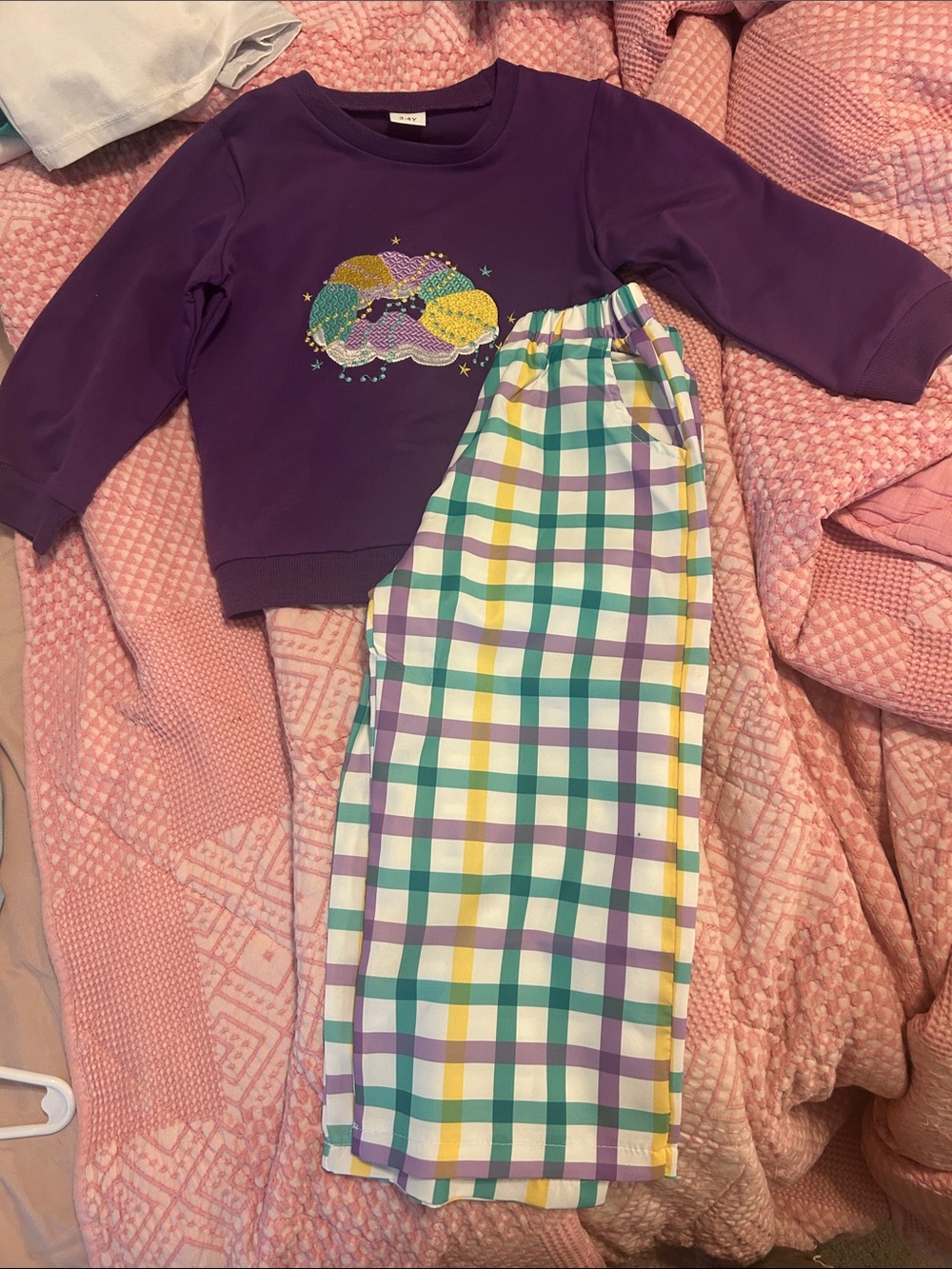 Kids Purple Mardi Gras Graphic Sweatshirt & Plaid Pants Set